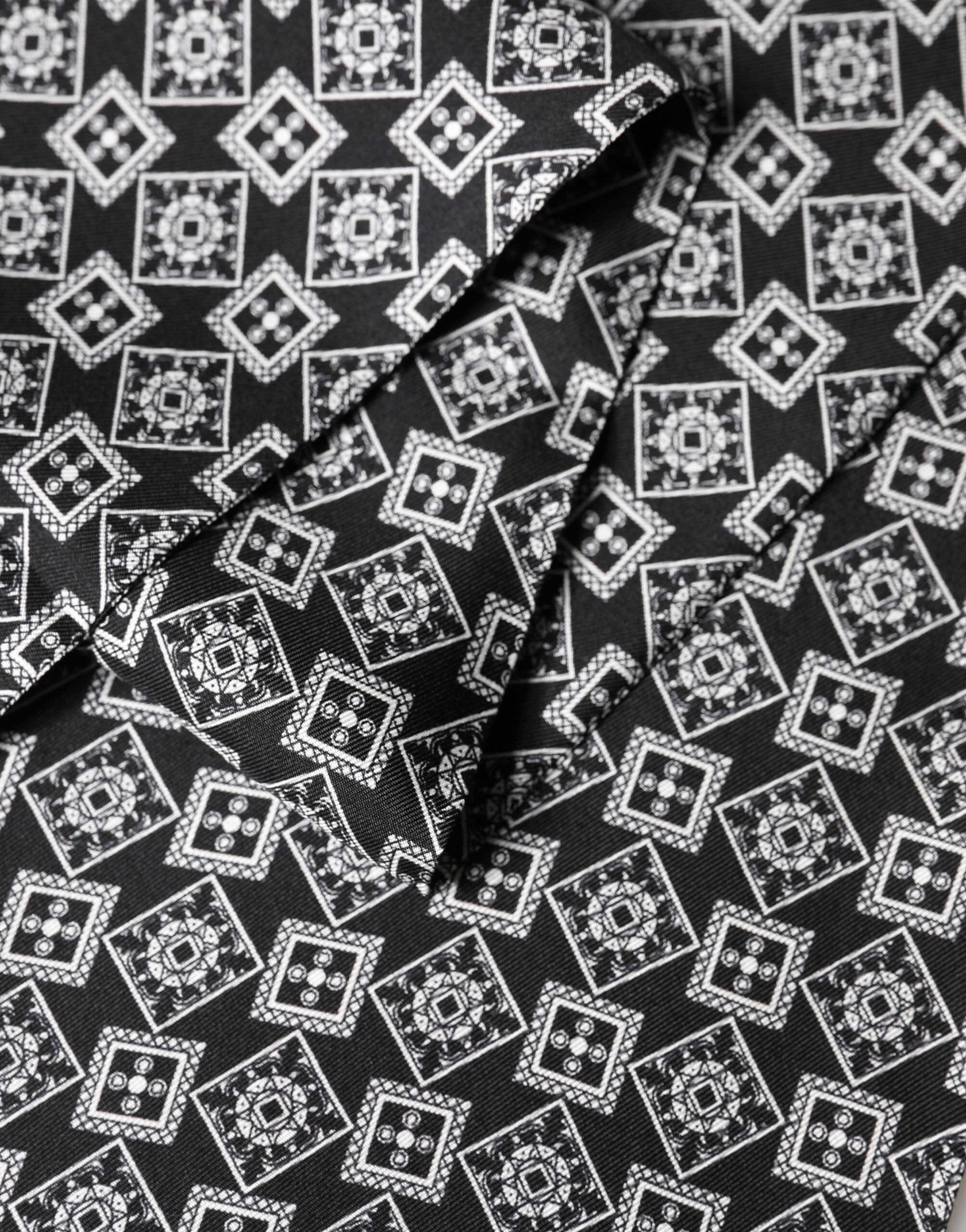 Dolce & Gabbana Black White Silk Geometric Neck Wrap 142cm X 15cm Scarf