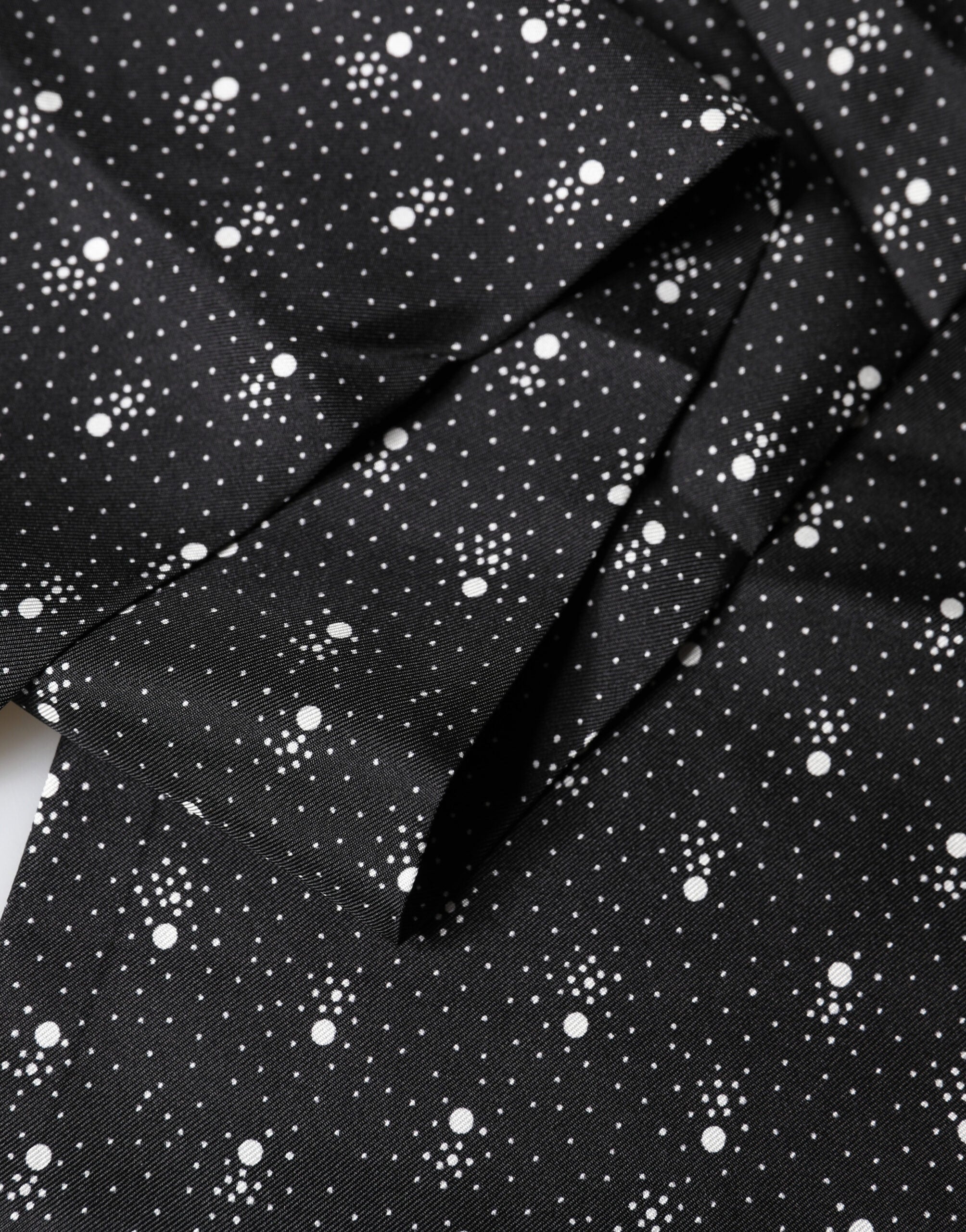 Dolce & Gabbana Black White Silk Dotted Print Foulard 140cm X 15cm Scarf