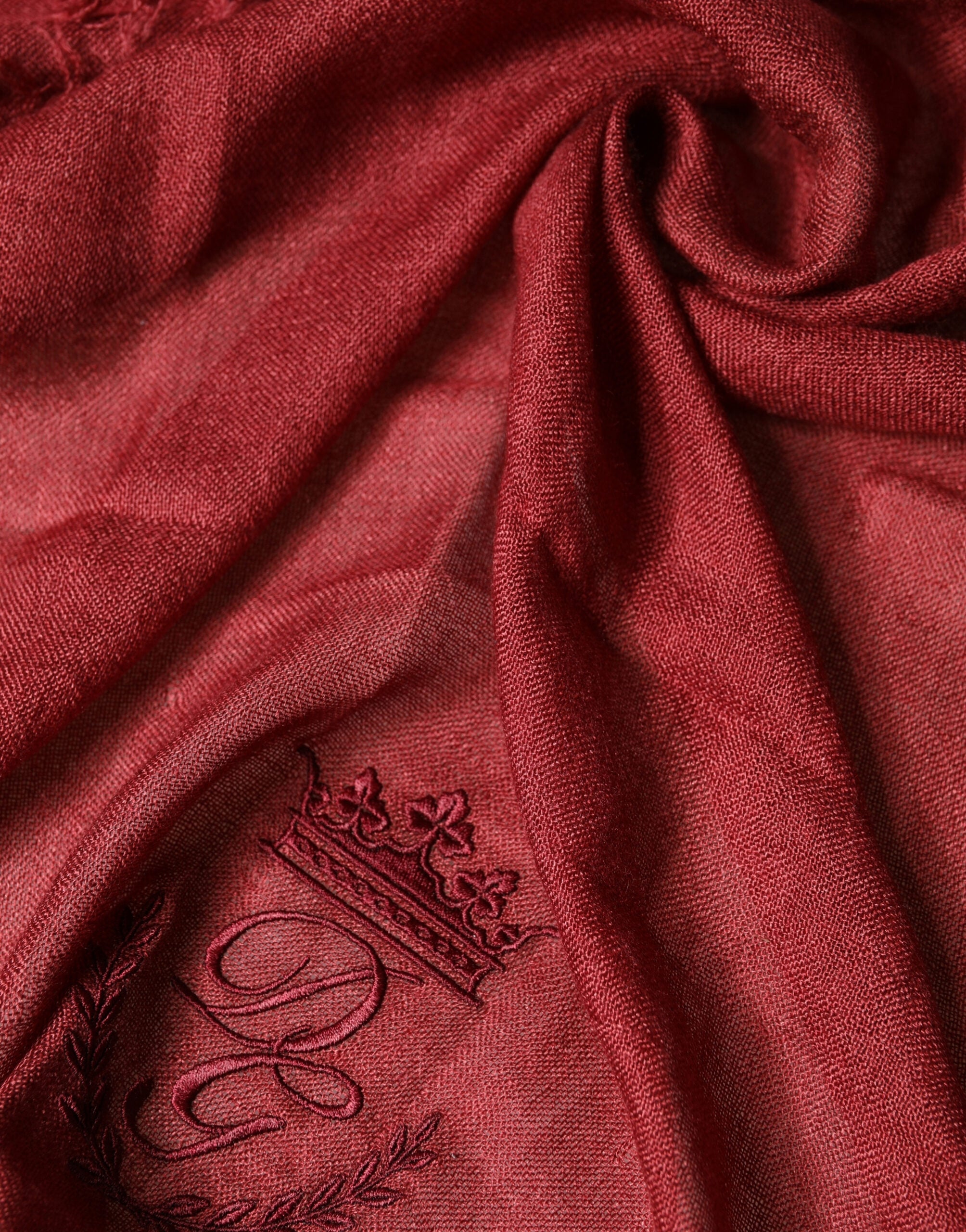 Dolce & Gabbana Red Cashmere Silk Fringe Wrap Foulard 200cm X 70cm Scarf