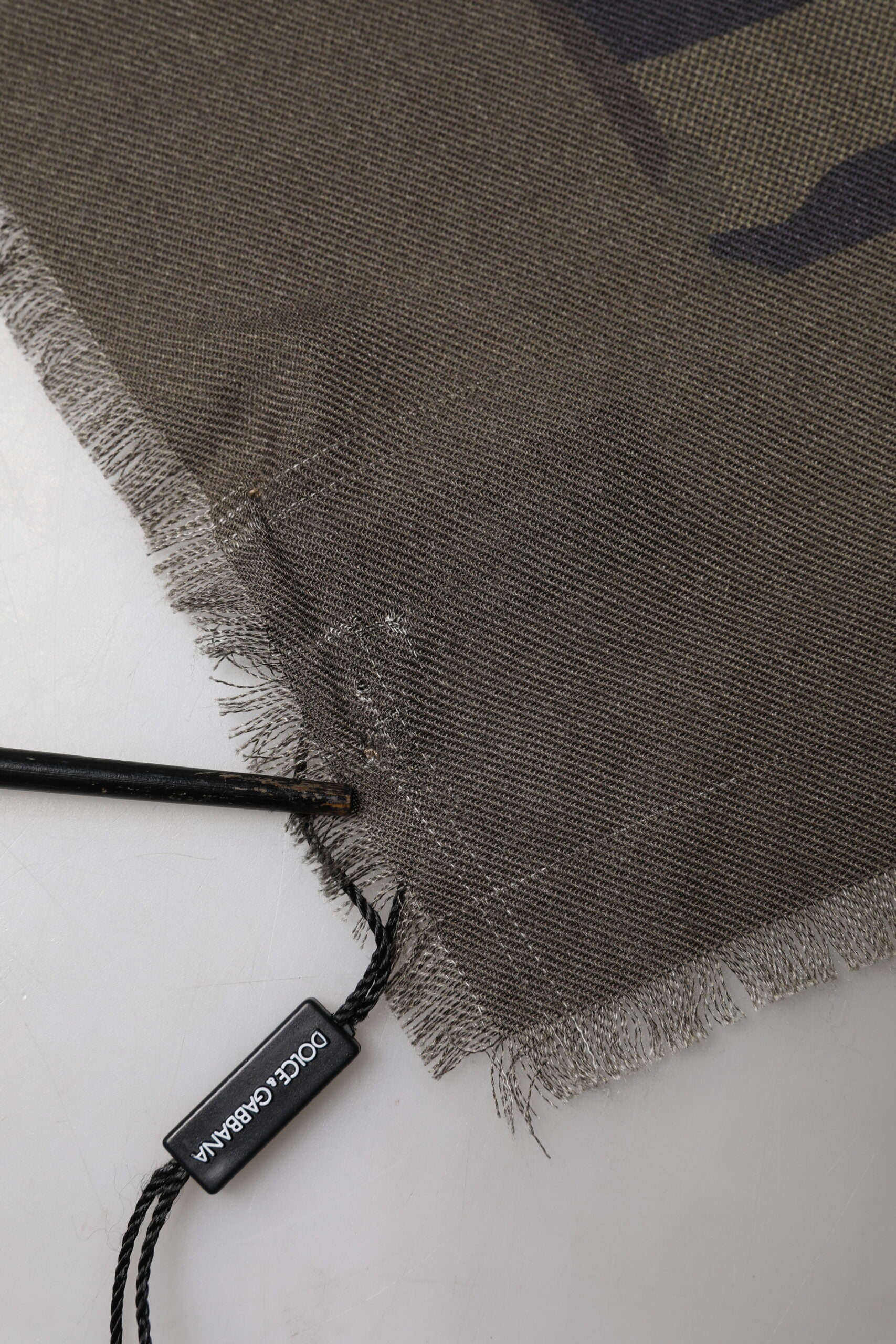 Dolce & Gabbana Green Camouflage Logo Cashmere 138cm x 137cm Men Scarf