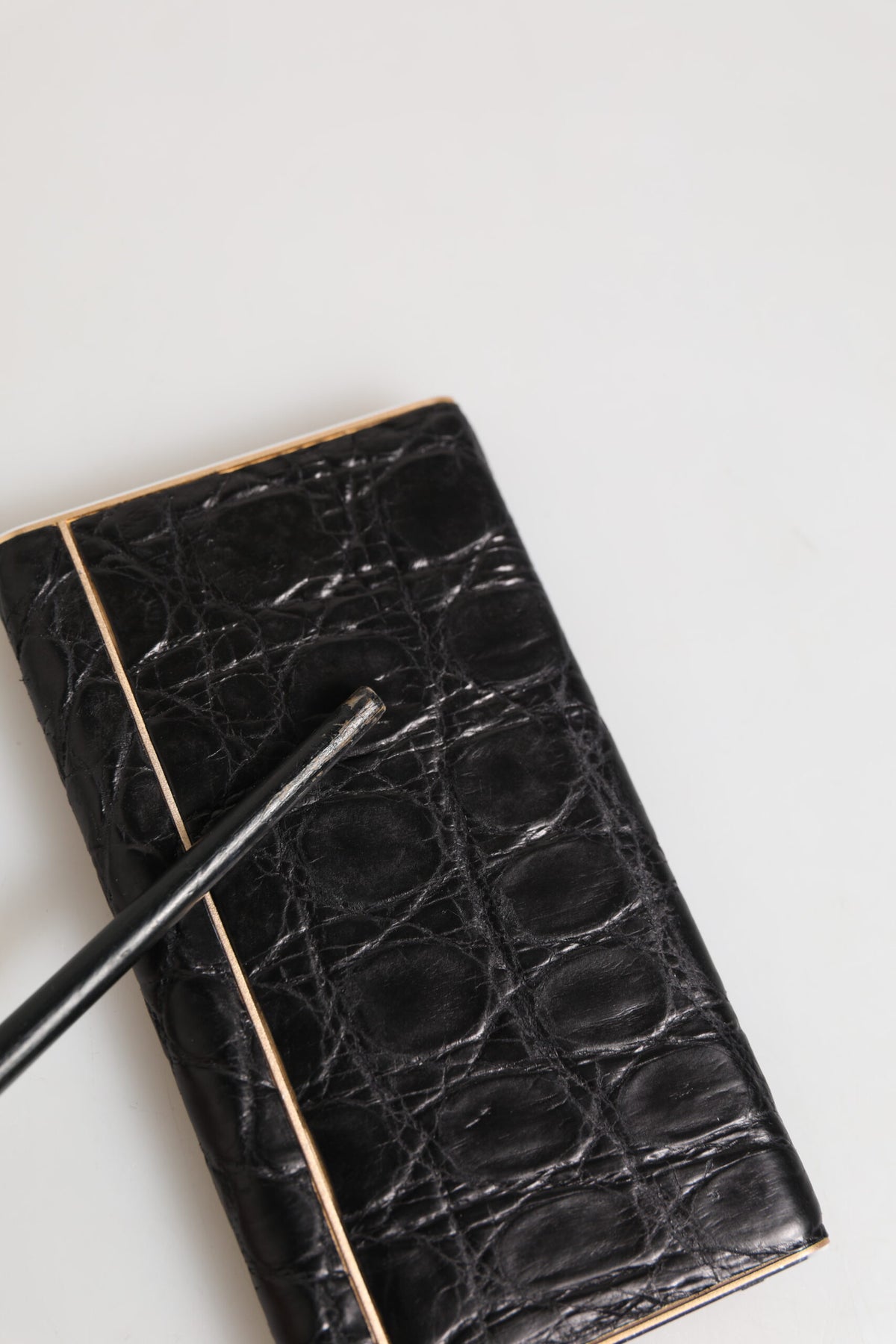 Dolce & Gabbana Black Leather Embossed Skin 3000mAh Power Bank Charger USB